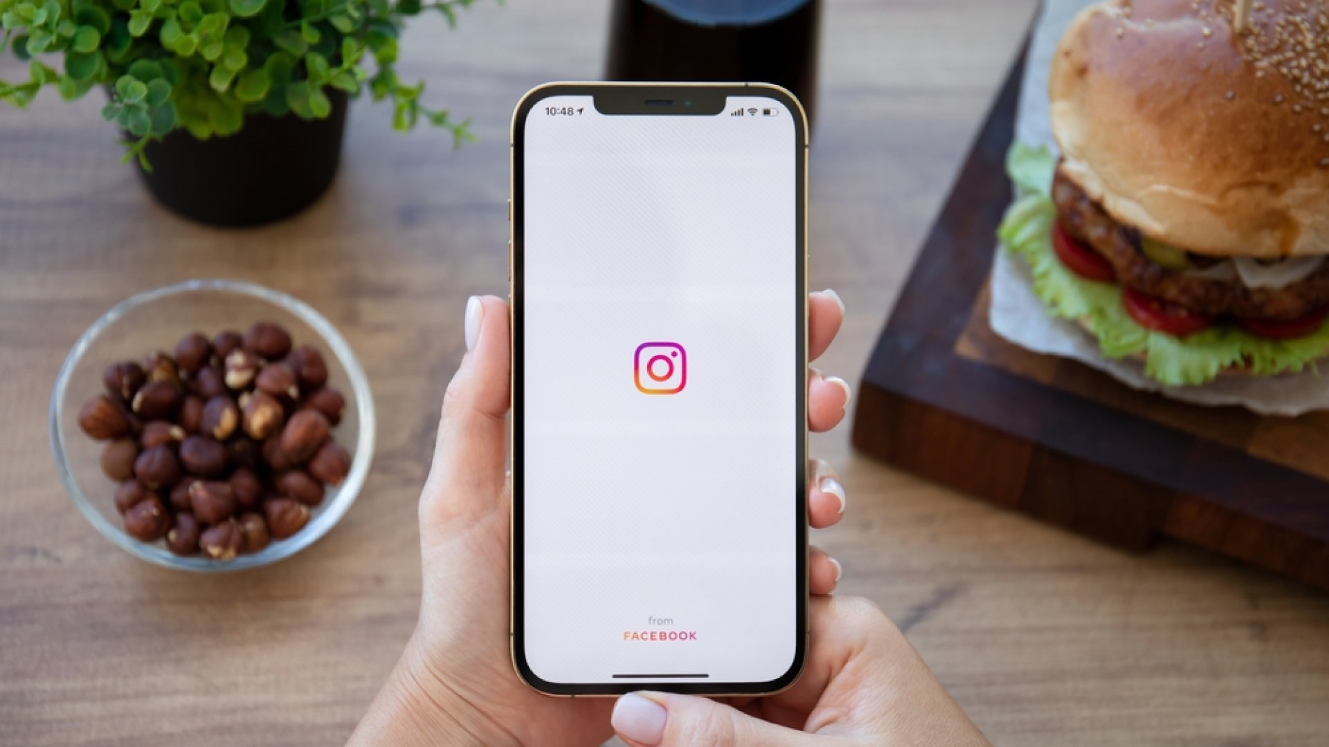 Mit jelent és hogyan működik az Instagram marketing egy étterem esetében? Milyen a jó Instagram marketing kommunikáció? Mutatjuk Megéri az Instagram marketing egy étteremnek?